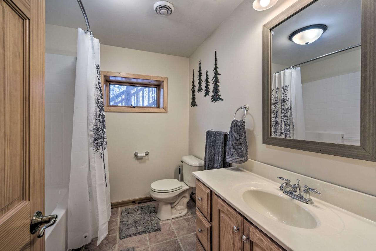 Scenic Hayward Lake View Retreat With Fire Pit Esterno foto