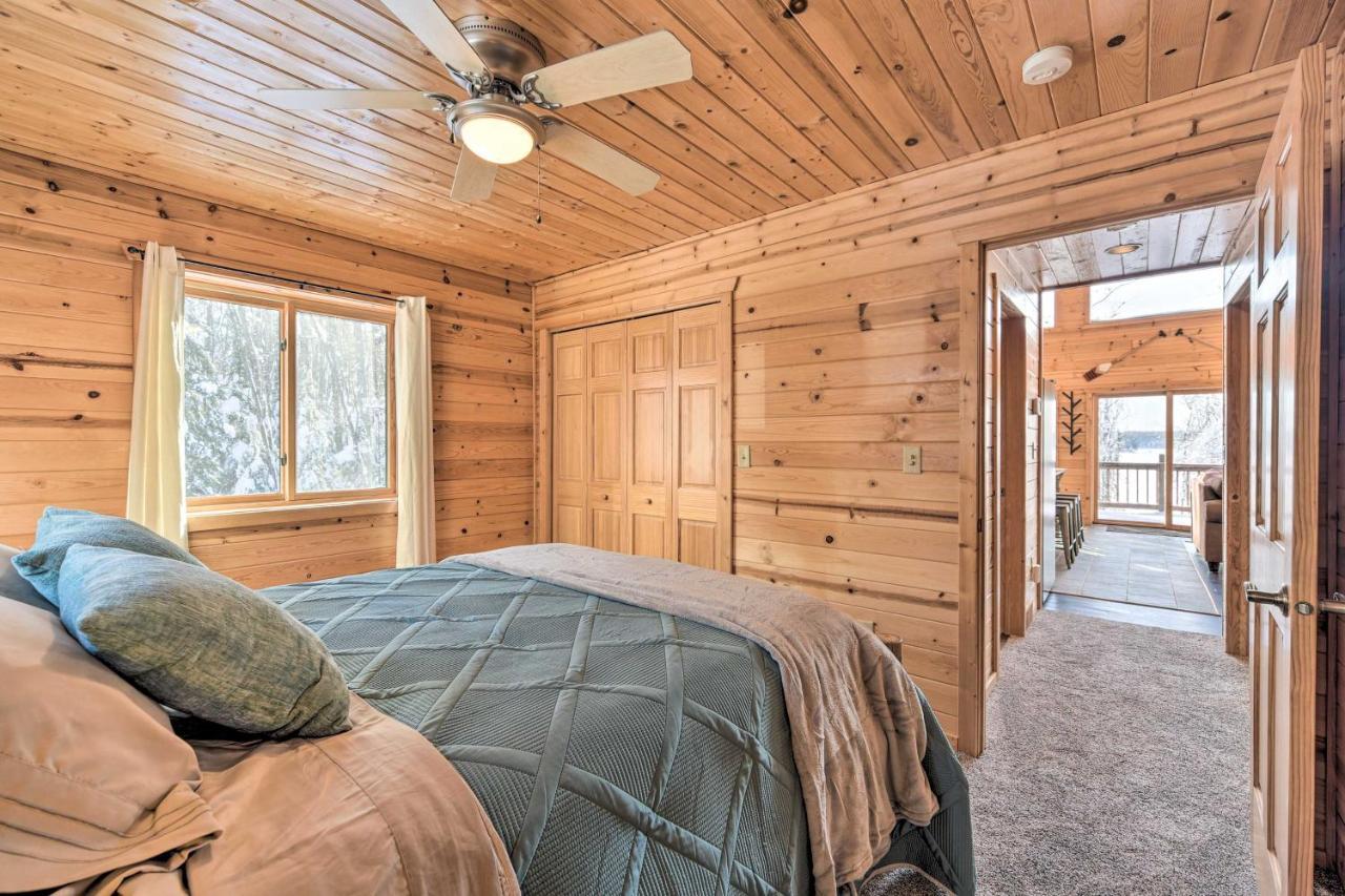 Scenic Hayward Lake View Retreat With Fire Pit Esterno foto