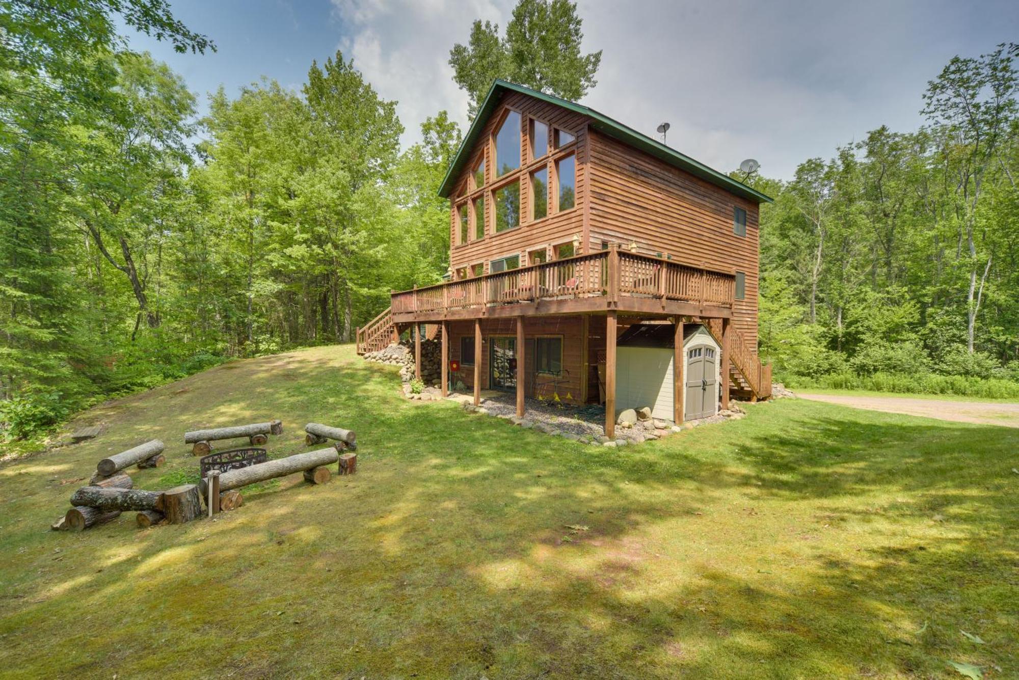 Scenic Hayward Lake View Retreat With Fire Pit Esterno foto
